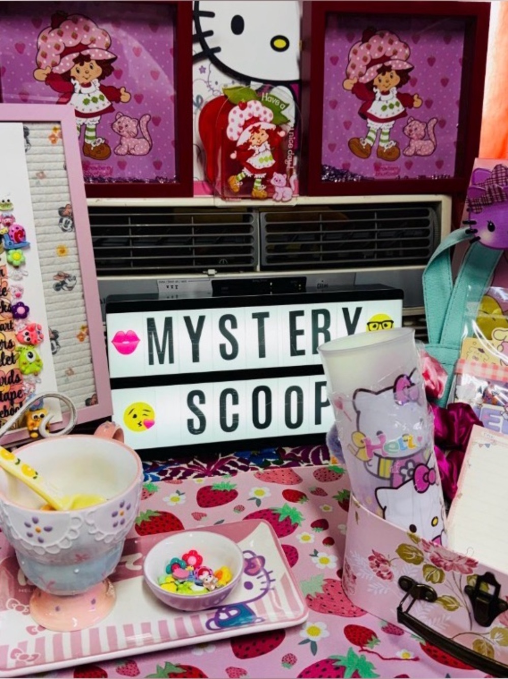 Hello Kitty random mystery goodies ♥️ 18 piece New !